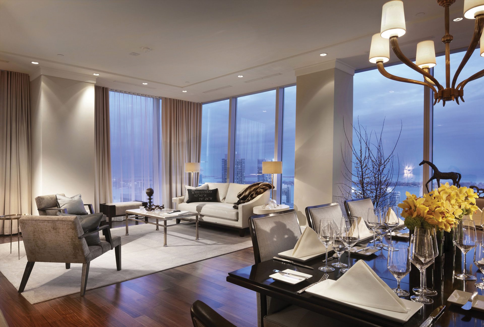 Residences at The Ritz-Carlton Condos Suite View Toronto, Canada