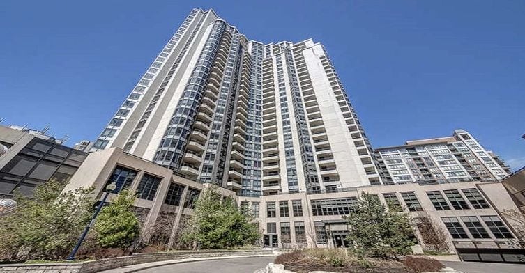 Exterior image of the Grand Triomphe at Northtown II in Toronto