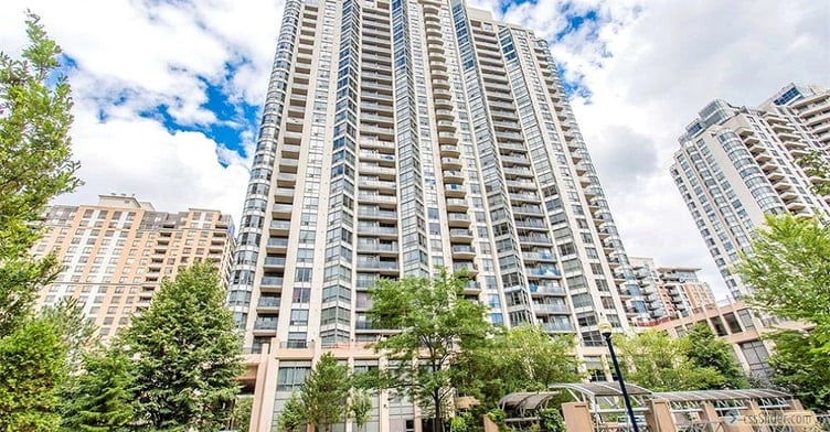 Exterior image of the Grand Triomphe at Northtown I in Toronto