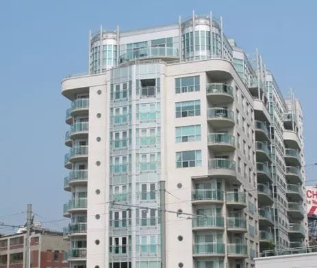 Exterior image of the Queens Harbour Tower II in Toronto