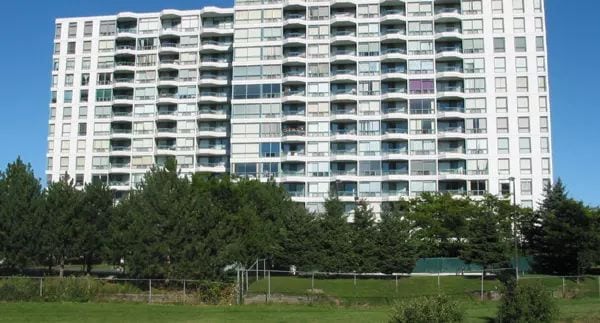 Exterior image of the Riviera Club II in Toronto