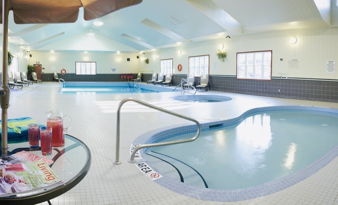 Carriage Ridge Resort at Horseshoe Valley indoor swimming pools